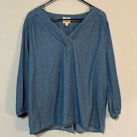St. John’s Bay Chambray V-Neck Poet Blouse L - Picture 1 of 6